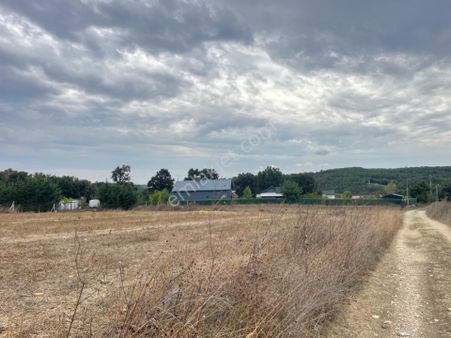 Çatalca İhsaniye'de Satılık 235 M2 Muvafakatlı Köy Manzaralı