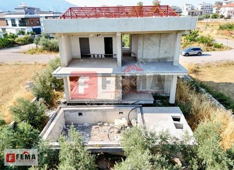 Döşemealtı Tomalarda Betonarme İskelet Halinde Yatırımlık Vill