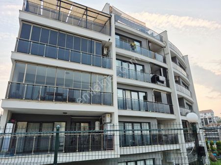 Kuşadası'nda Full Yeni Eşyalı, Havuzlu, Donanımlı Dubleks Daire