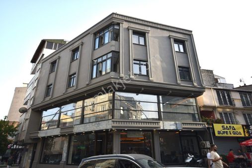 Seba'da Sefaköy Merkez'de Cadde Üzeri Kiralık 550m2 5 Katlı Bina