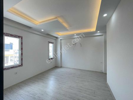 Noyan'dan İncirlik Liseyanı 2+1 Ara Kat Lüx Nezihsite Otoparklı