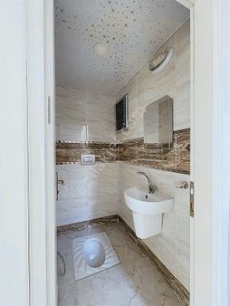 Noyan'dan Cadde Üzerinde 4+1 Dublex Saray Daire Doğalgazlı