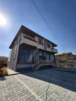 Meram Alakovada 2+1 Caddeye Cephe Lüks Satılık Daireler