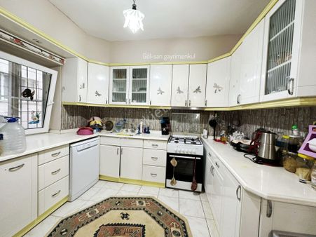 🏡 Göl-san Gayrimenkul’den 🏡 Şehir Merkezinde 2+1 130 M2 Doğalgazlı Arakat Satılık Daire