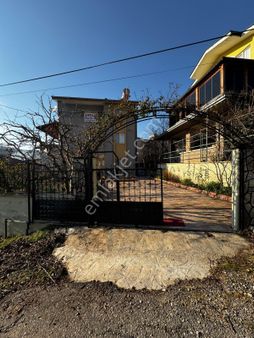 Bolkardan Toroslar Bekirlanında Satılık 3 Katlı Müstakil Ev