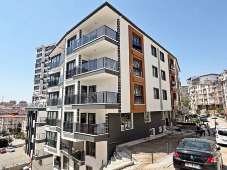 3+1 Sıfır Geniş Kat Konumunda Etlik Ş.hastanesine Ulaşımı Kolay