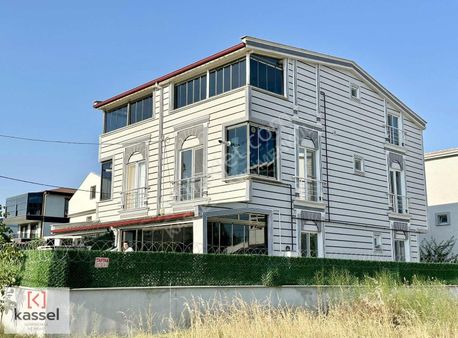 [kassel Yapı] Merkezde - Parka Cephe - Kombi Petekli - 4+1 Villa