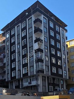 Taşçıoğlu Emlak’tan Yeniköy Yolu Üzeri Montalamalı Bina 3+1 Kiralık