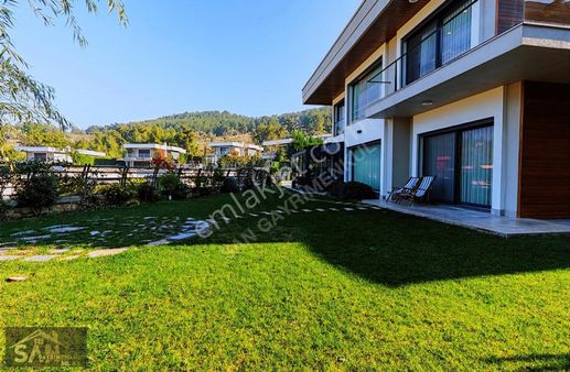 Olea Evleri'nde Müstakil Havuzlu 980 M2 Arsa Paylı Satılık Villa