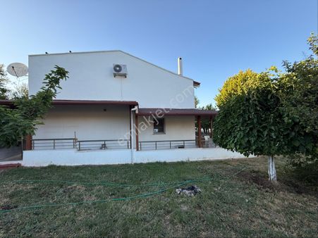 Kurallar Gayrimenkulden Sahile 100 Metre Mesafede Villa