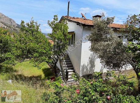 İmza'dan Bedi Köyünden Uygun Fiyata Satılık Köy Evi Ve Arsalar