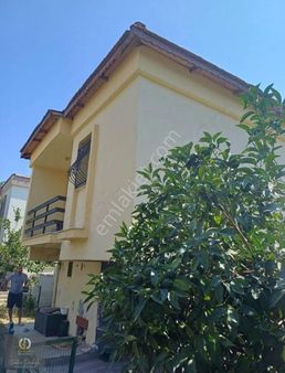 Kuşadası Kadınlar Denizi Mahallesi Önü Yeşil Site İçi Dubleks