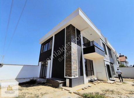 Özalkent Polis Karakolu Yakınında Satılık Villa.....