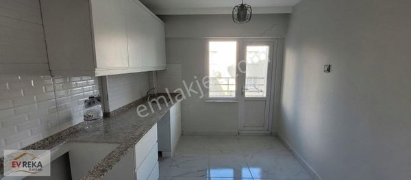 Harika Konum, Tramvay Dibi Tamamen Bakımlı Ara Kat Asansörlü