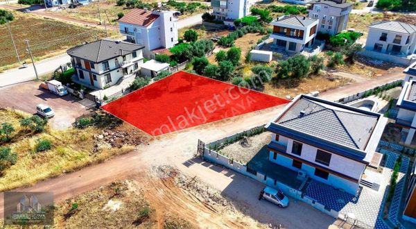 Döşemealtı 700 M2 14 Daırelık Konut Arsası