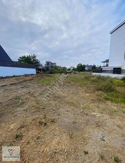 Yalı Gayrimenkul | Çakırlarda Sahile Yürüme Mesafesinde Arsa