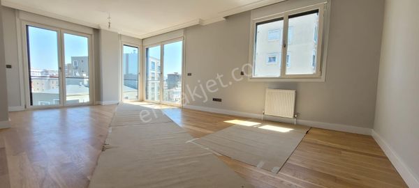 Şaşkınbakkalda Bağdat Cad. Yürüme Mesafesinde Net 100m2 3+1