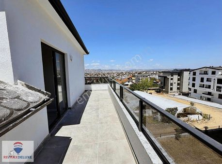 Başiskele Tınaztepe'de Satılık 3+1 Çatı Dubleks Daire