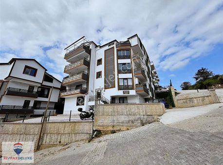 Gölcük Piyalepaşa'da Satılık Deniz Manzaralı 3+1 Arakat Daire