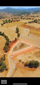 Resmi Yolu Mevcut Denize Ve Merkeze Yakın