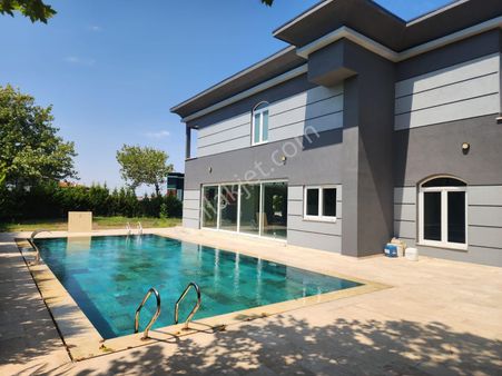 Silivri Star Life Sitesi 700 M2 Havuzlu Müstakil Villa