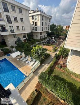 Derya'dan Havuz+güvenlikli Kasrı İstanbul'da 3+1 Satılık Daire