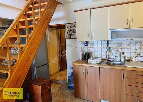 Foça Deniz Manzaralı Kiralık Dublex Taş Ev