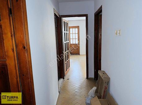 Foça Çarşıda Satılık Fırsat Daire