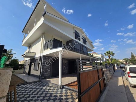 Didim Efeler Mahallesinde Satilik 4+1 Villa