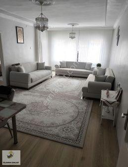 Yıldırım Emlak'tan Yenı Mah. 3+1 Ara Kat Icı Komple Yapılı Daıre