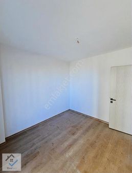 Gökdelenler Bölgesinde Deniz Manzaralı 1+1