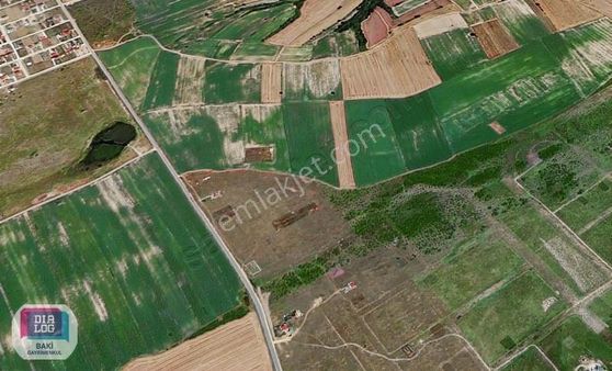 4 Cephesinden Yol | Ticari İmarlı | 0.50 Emsal | Seçkin Parsel