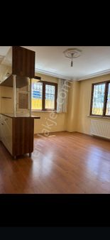 Ümraniye Armağanevler Önü Acık Giriş Kat 2 +1 Kiralık Daire Ev Metro Yürüme Mesafesi Temiz Daire