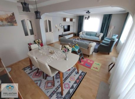 Sütlüce Mahallesinde Satılık 3+1 Daire