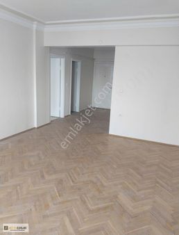 Kirazlı Park Evlerinde Oturuma Uygun Ferah Satılık Daire