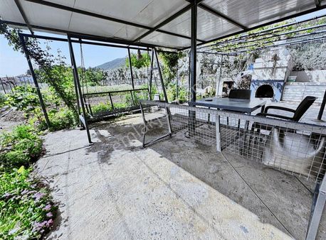 Ege Emlak Yatırım'dan Bağ Evi Olan Tarla, Bahçe