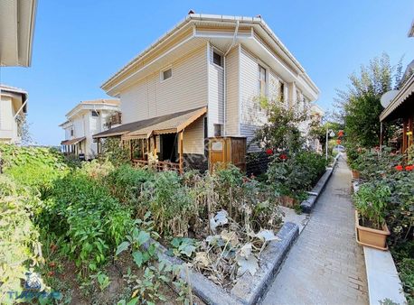 Sultanköy Mah Yılmaz Sezen Sahil Sitesi Satılık 3+1 Villa
