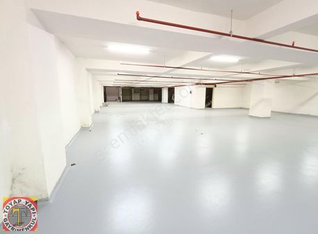 Sultangazi Tramvay Caddesi'nde 550m² Kiralık Dükkan