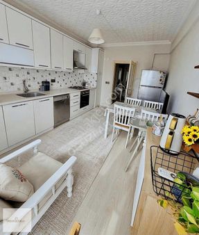 Oğuzlar Emlaktan Çarşı Merkezde Satılık 3+1 Daire