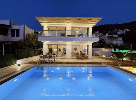Egenin En Güzel Villası 1050 M2 Arsa İçinde Deniz Manzaralı 4+1