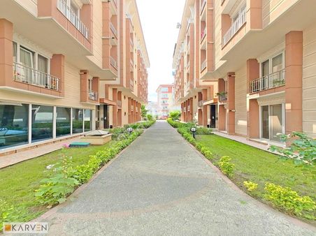 Adnan Kahveci'de Site İçerisinde Geniş Bahçe Alanıyla 2+1 Daire