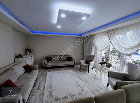 Civandan Derebahçe Cadde Üzerinde Fırsat Genis 3+1 Asansörlü