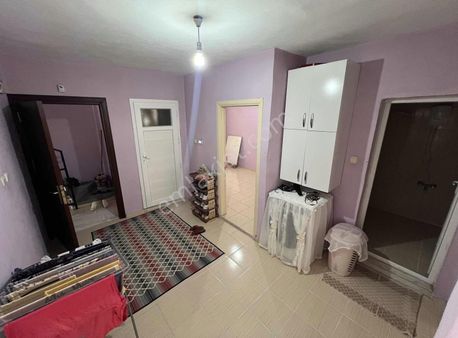 Metro Yolu Yaninda*2 Katlı 2+1*k.mutfak*komple Satılık Müstakil