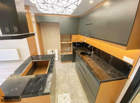 Bahçelievler Cadde Üzeri Metro Yakını 3+1 Masrafsız Daire