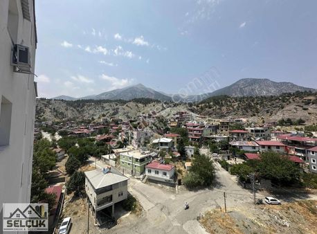 Pozantı Selçuk Emlak'tan Zafer Mahallesinde 3+1 Sat. Daire