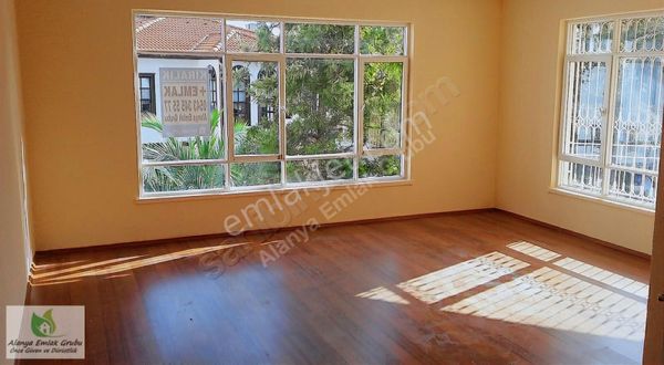 Hayatehanımokul Mev.tabela Değer Olan Bir Yer Dük.üstü 1.kat 4+1