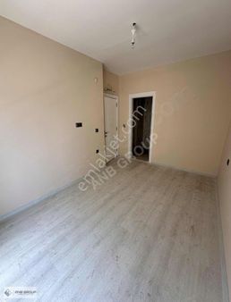 Alanya/avsallar'da Cadde Üzeri Satılık 2+1 Ayrı Mutfak