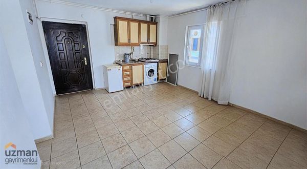 Uzman Gayrimenkul'den 2+1 Kiralık Geniş Daire