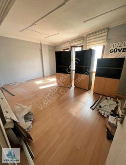 Volkan G.menkul'den Uğurmumcu Mah 165m2 İş Merkezinde Ofis Katı