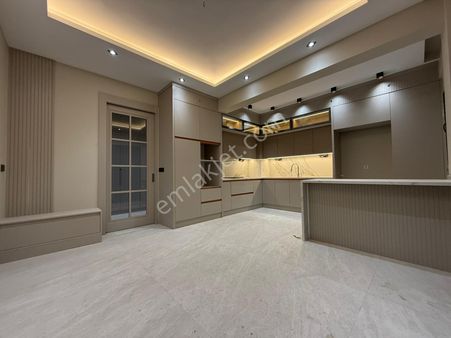 Demirlerden Yenişafakta Giyinme Odalı Ebeveyn Banyolu Lüks 3,5+1